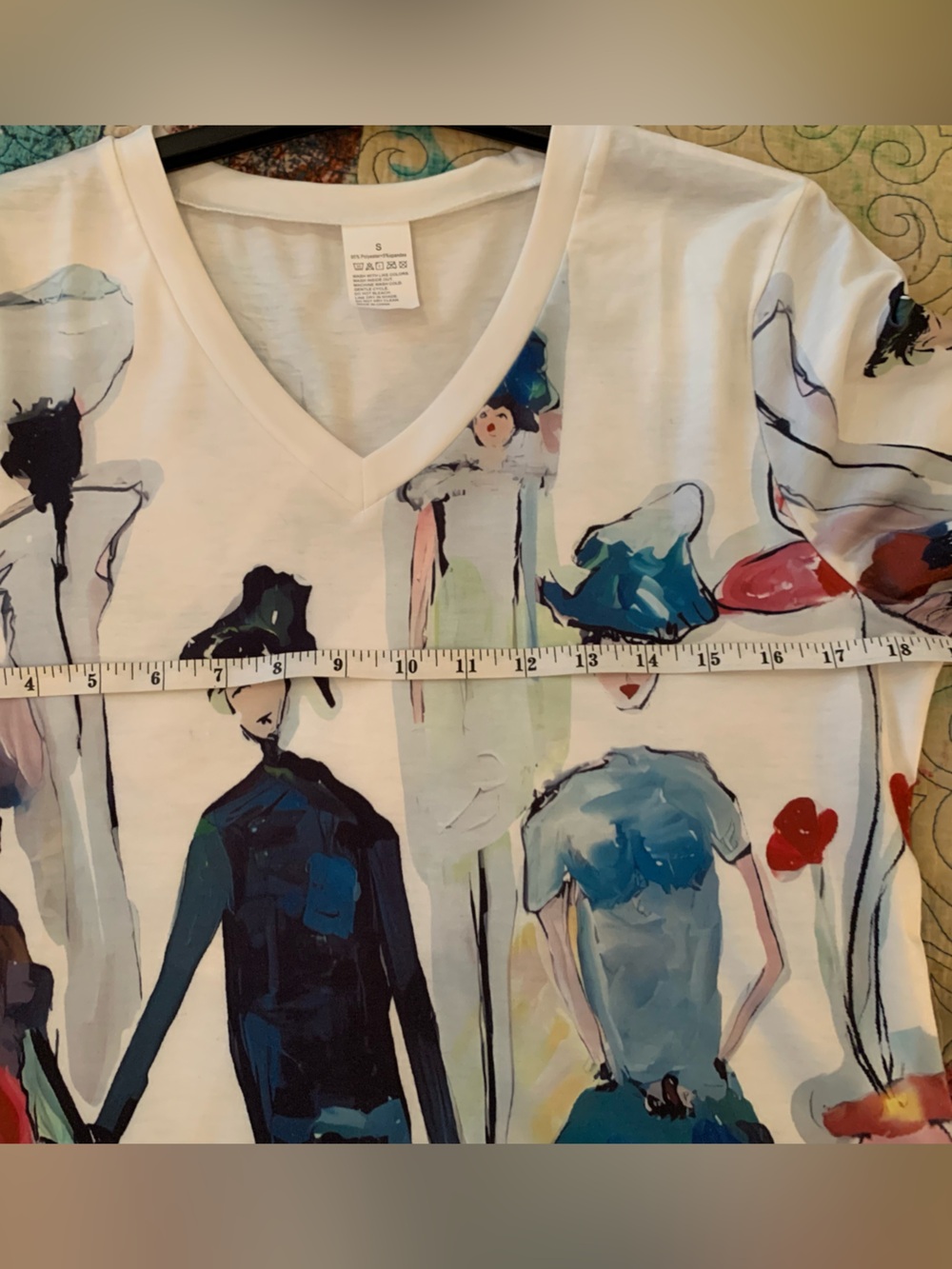 SHEIN ABSTRACT ART V-NECK TEE. NWOT. EXCELLENT CONDITION! NEVER WORN. - Picture 10 of 10